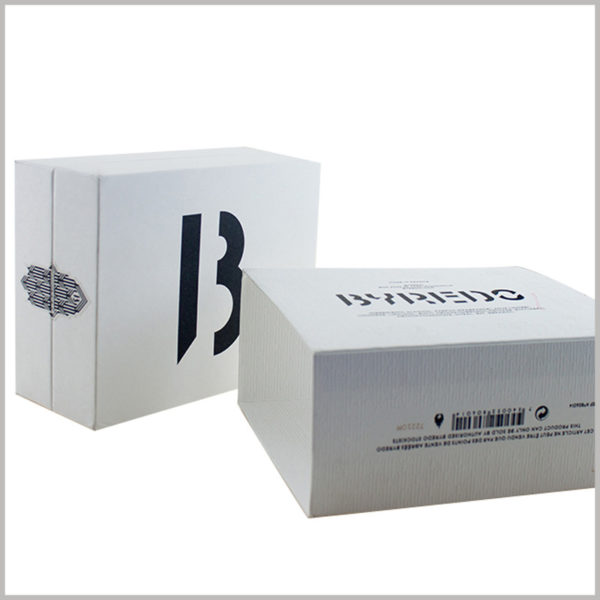 White small cardboard gift boxes for perfume packaging